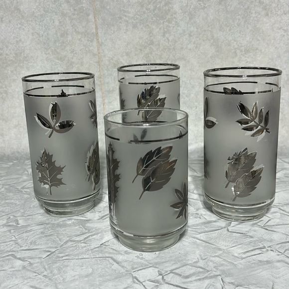Set of 4 vintage Libbey frosted leaf tumblers 3 5.5 inches tall 1 4.5 inches - Picture 4 of 12